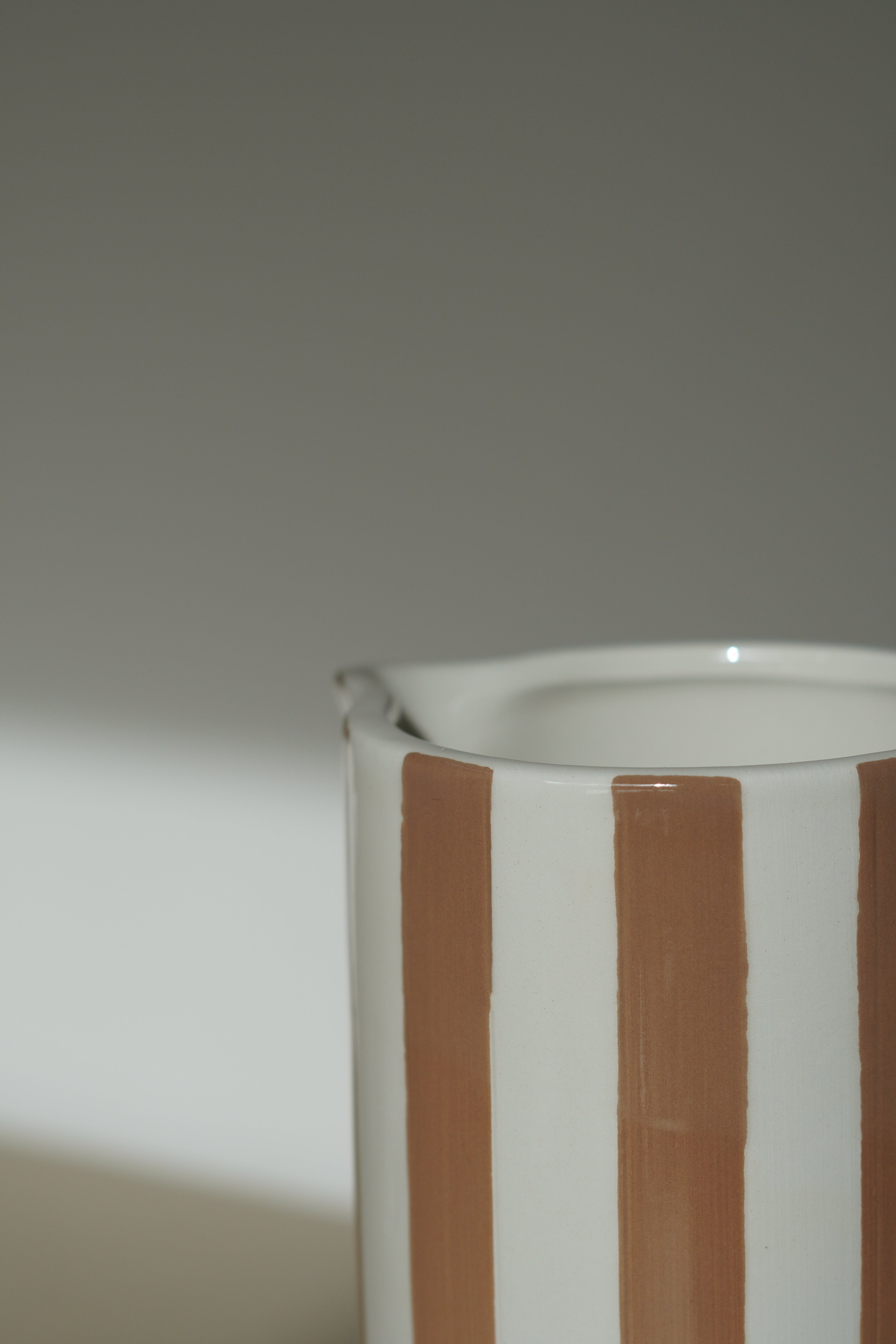 Kan Luna bruin detail- Néva Living