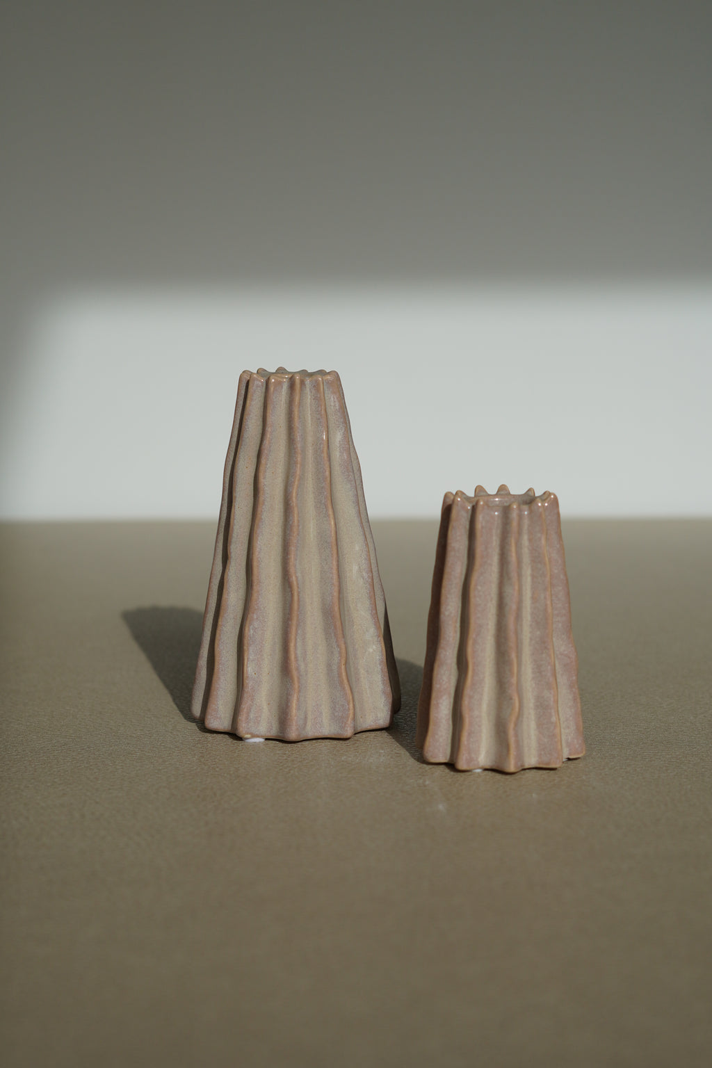 Kandelaar vaasje set bruin beige zijaanzicht - Néva Living