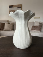 Vaas Noma naturel wit keramiek lifestyle interieur - Néva Living